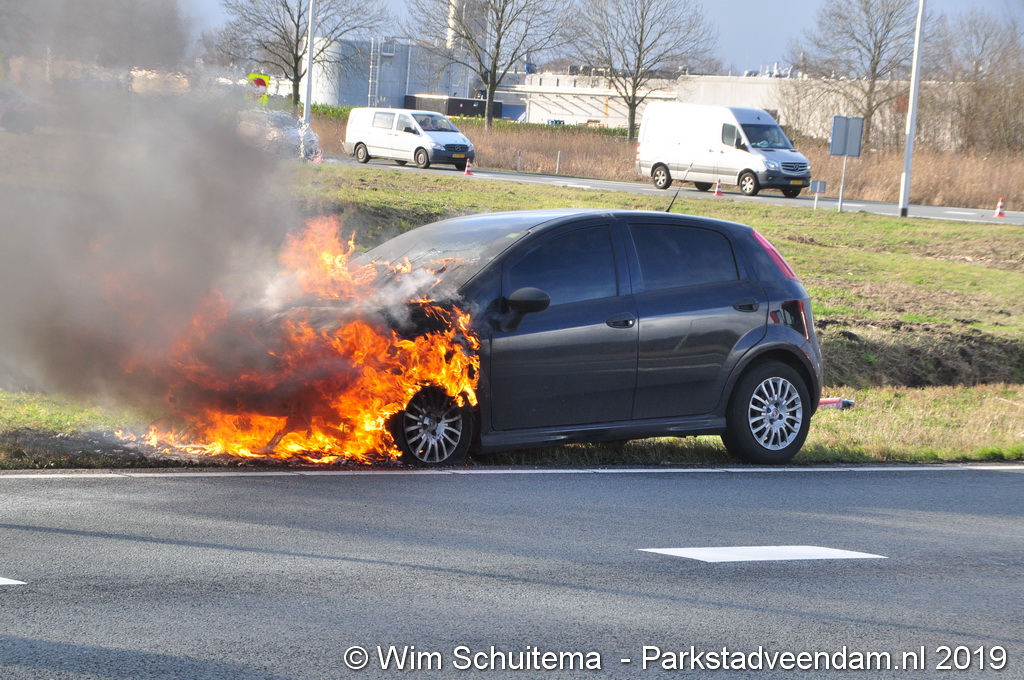 2019-01-14- Veendam autobrand Geert Veenhuizenweg_0001 (14).JPG