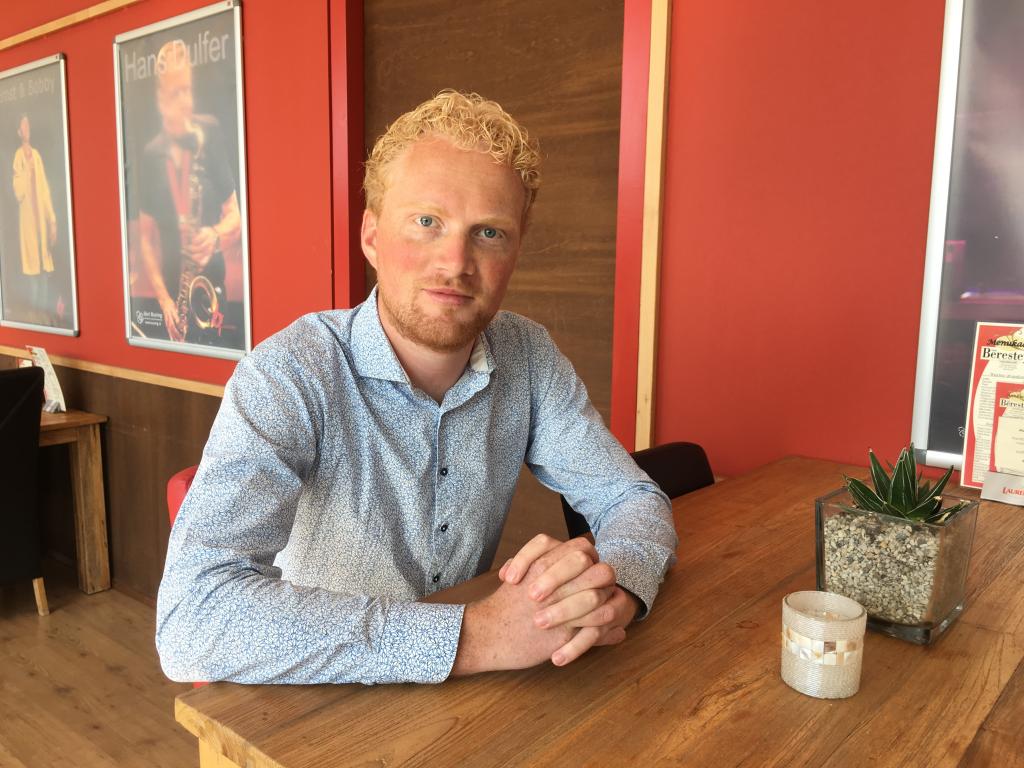 Martijn Folkers - presentator De Maand Bekeken.JPG