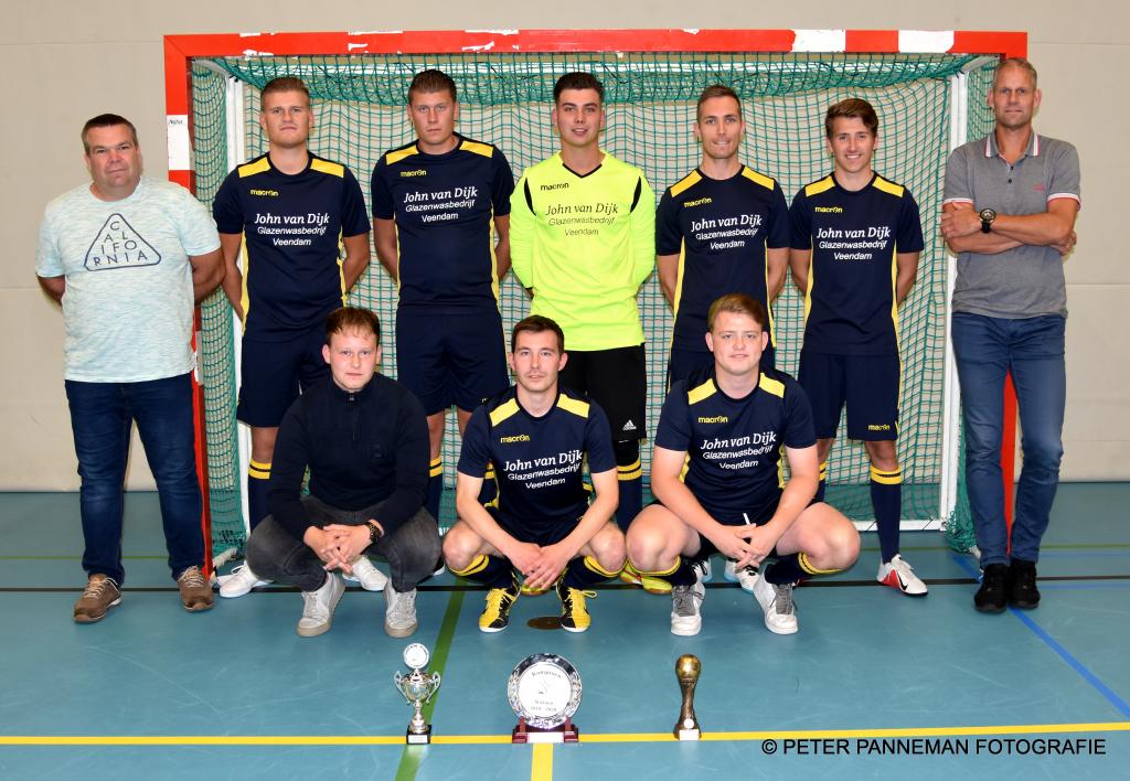 SWO Zaalvoetbalteam.JPG