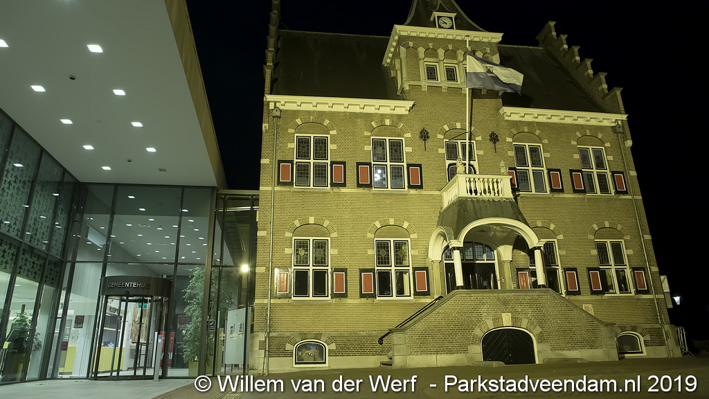 Gemeentehuis  Veendam avond 1080P.JPG