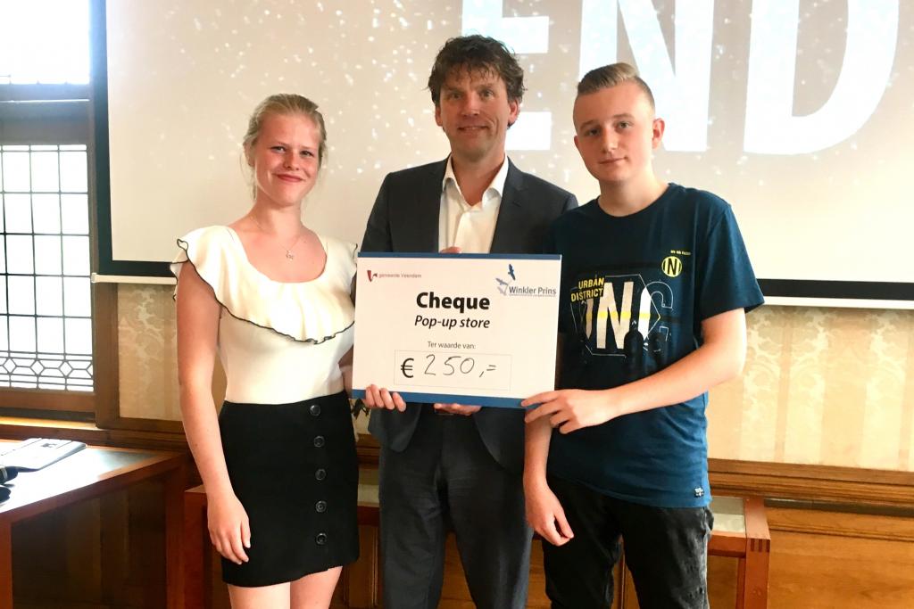 WP Cheque voor WP pop-up shops.jpg
