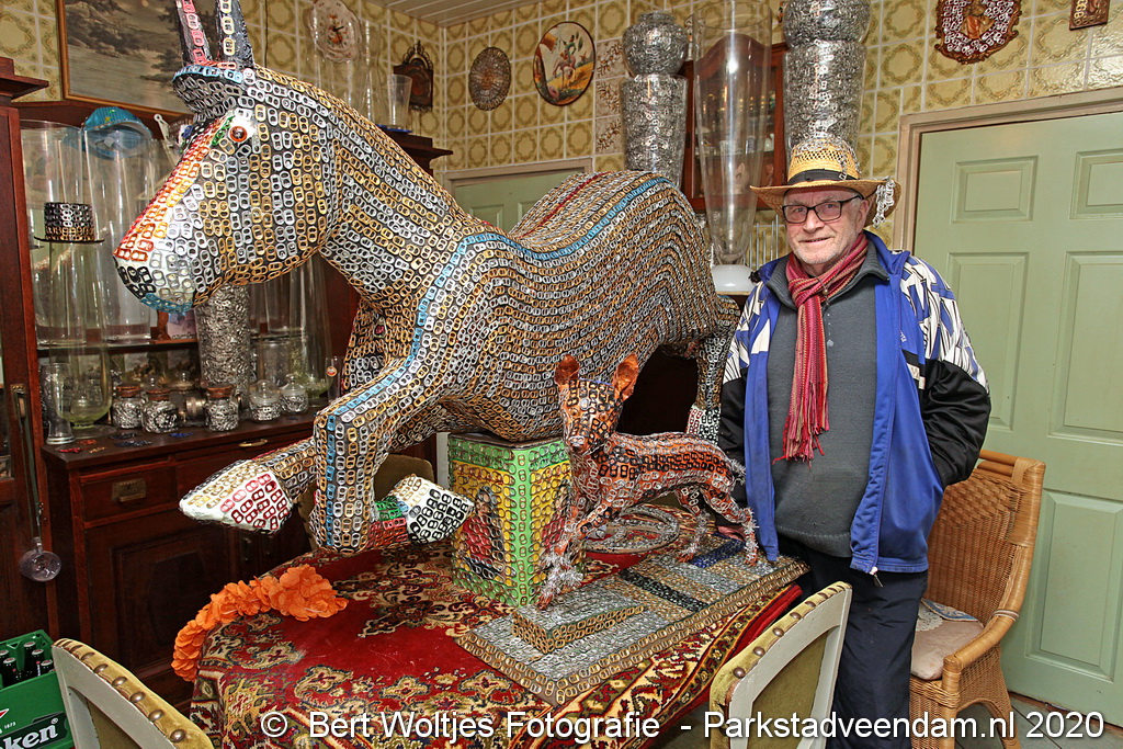 Jan ten Doornkaat  Blikjes clipjesverzamelaar te Wildervank..jpg