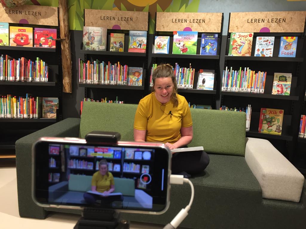 Voorlezen via livestream.JPG