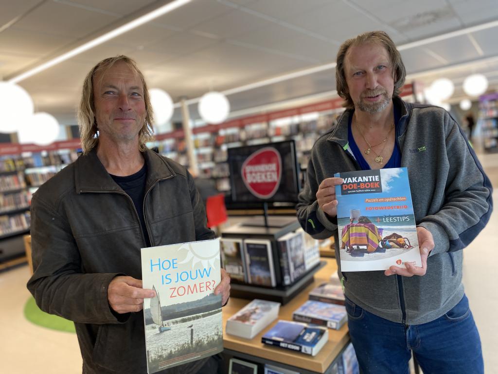 Persfoto Vakantie-doe-boek Taalhuis.jpeg