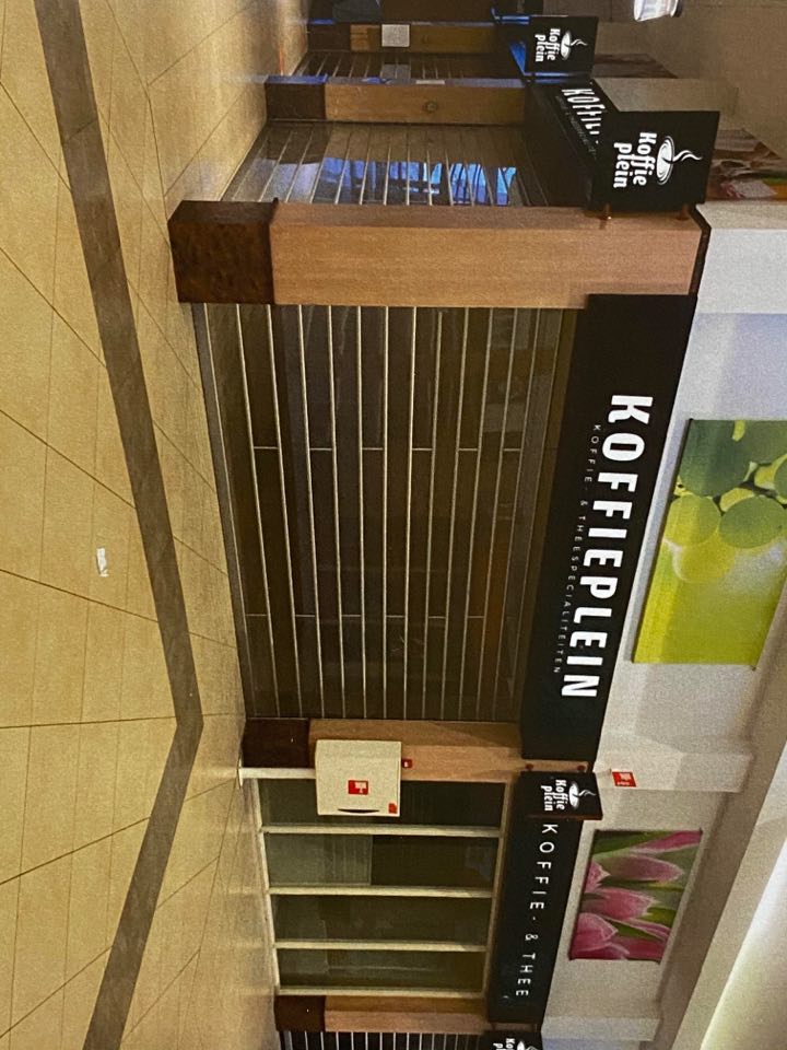 Koffieplein Winkelcentrum Autorama.jpg