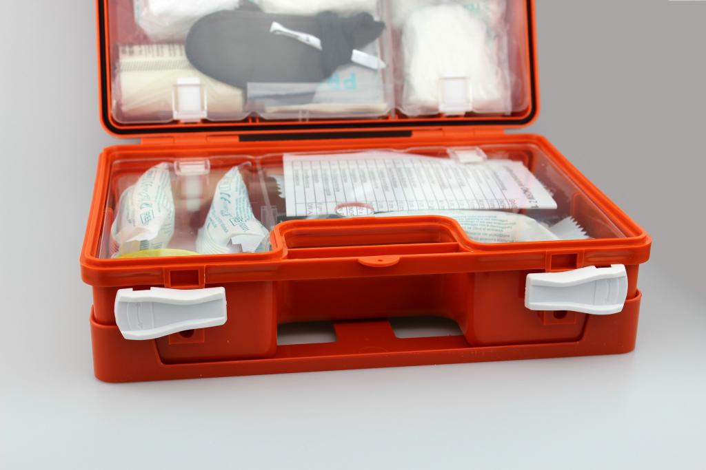 first-aid-kit-4535156_1920.jpg