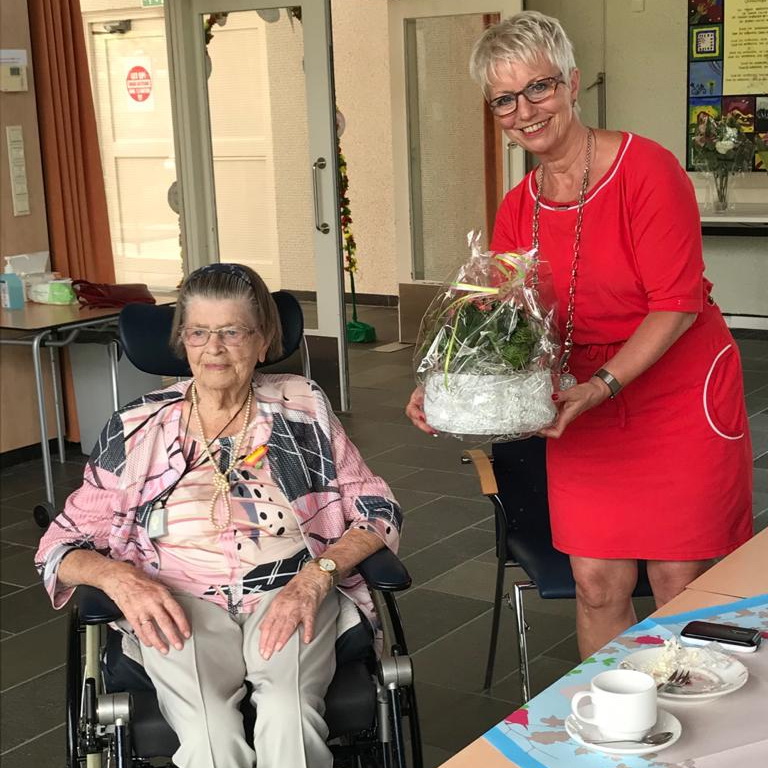 Van Dam-Houten 100 jaar.jpg