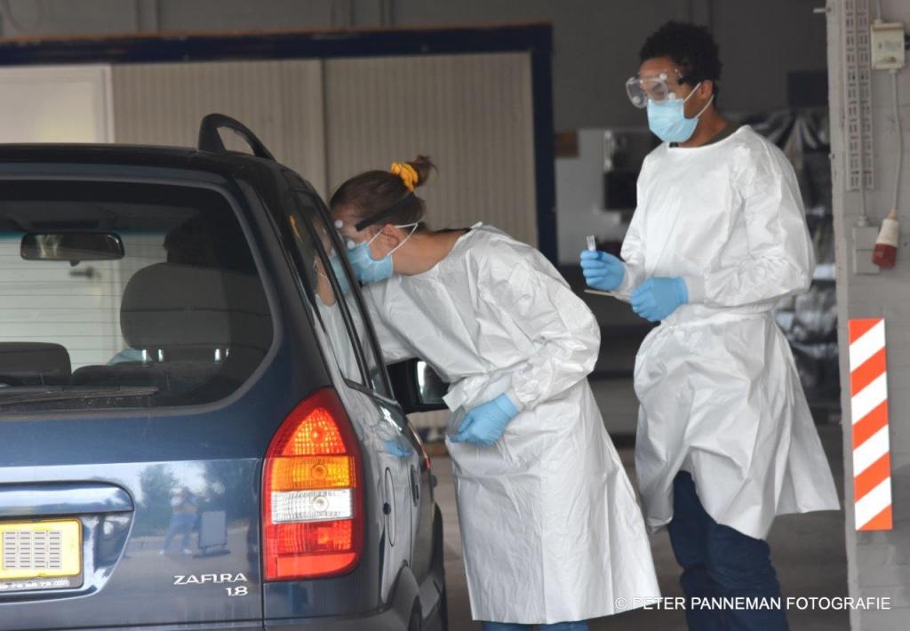 Corona teststraat Veendam (3).jpg