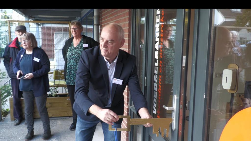 Opening Voedselbank Veendam.00_00_43_21.Still001.jpg