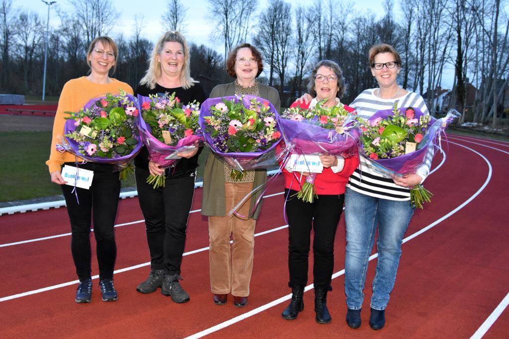 Afscheid oud bestuur SV Veendam Atletiek - gemaakt door Peter Panneman.JPG