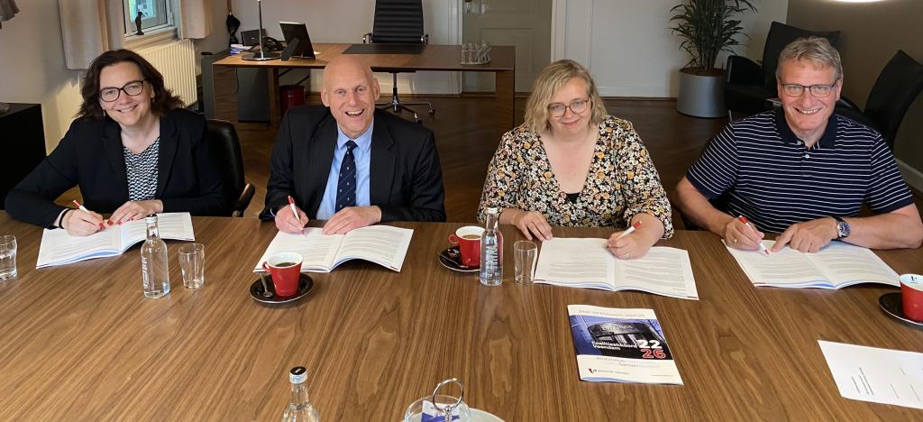 Partijen ondertekenen coalitieakkoord 2022-2026 gemeente Veendam.JPEG