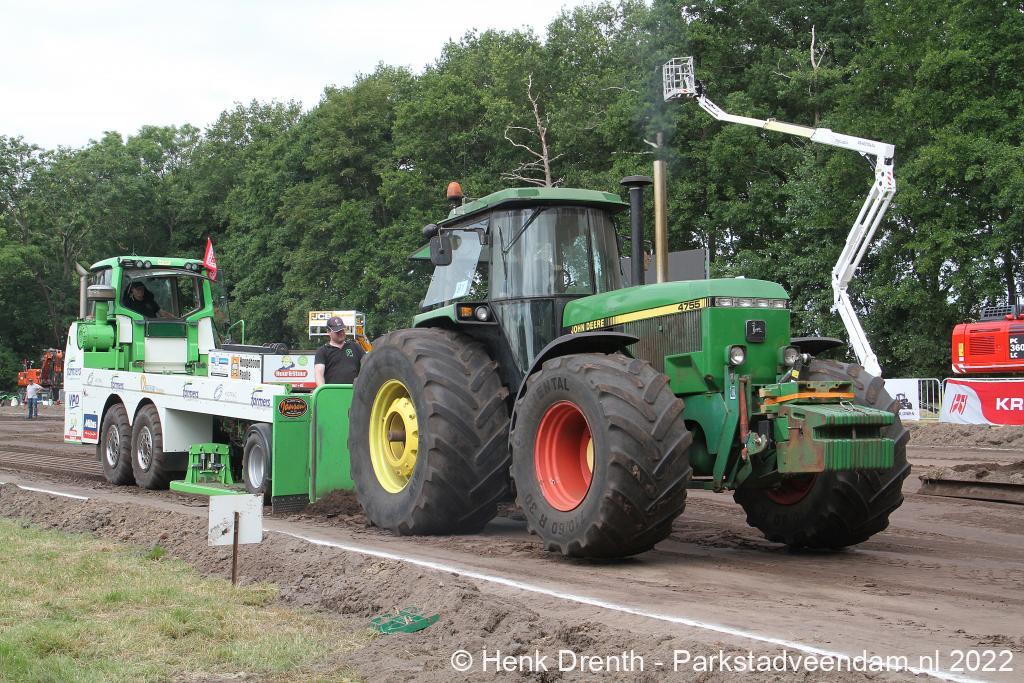 brullend en met stuiterende en stijgende banden.jpg