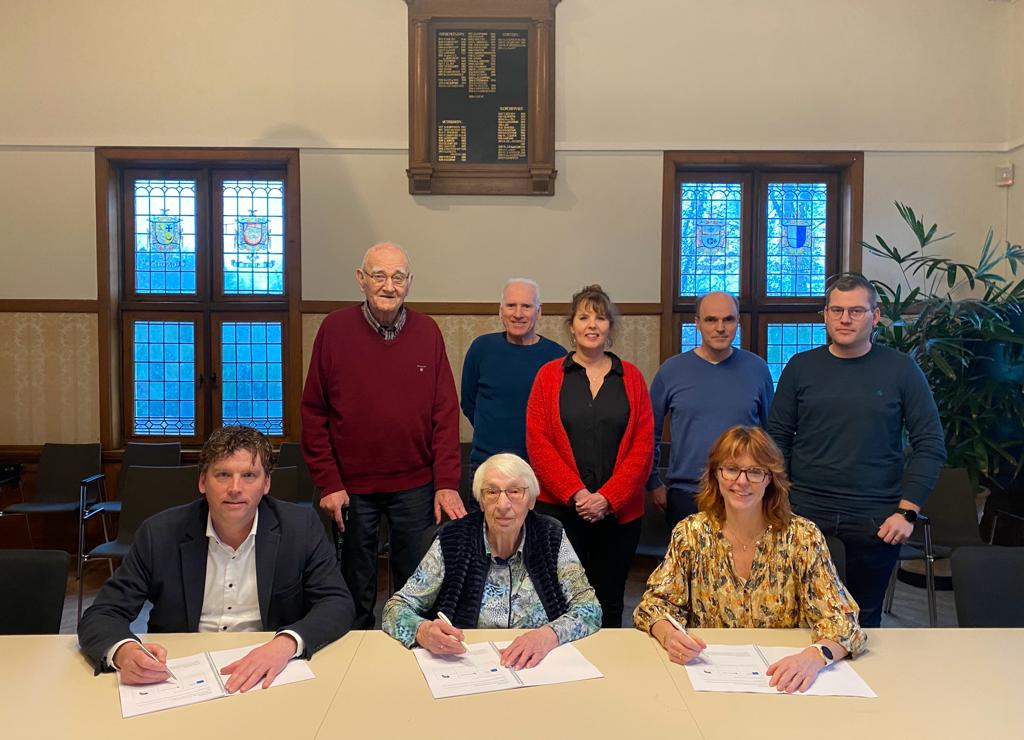 ondertekening prestatieafspraken.JPG