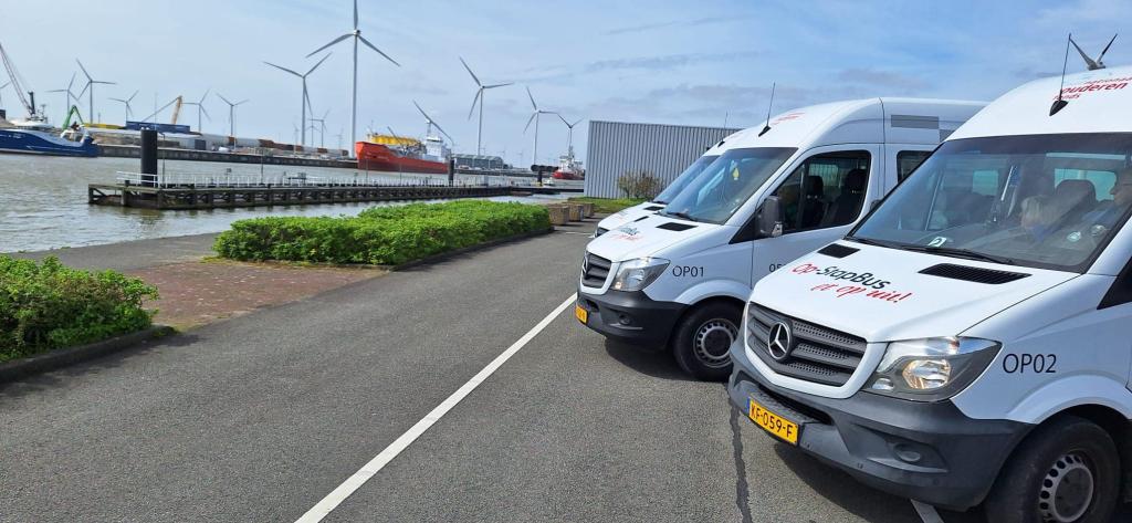 3-Bussen met Eemshaven.jpg