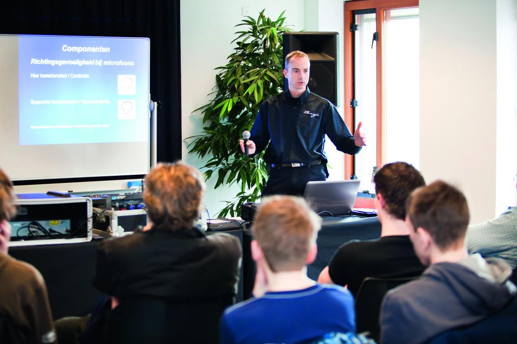 Workshop geluidstechniek voor beginners 20-02-2016 Klinker Winschoten.jpg