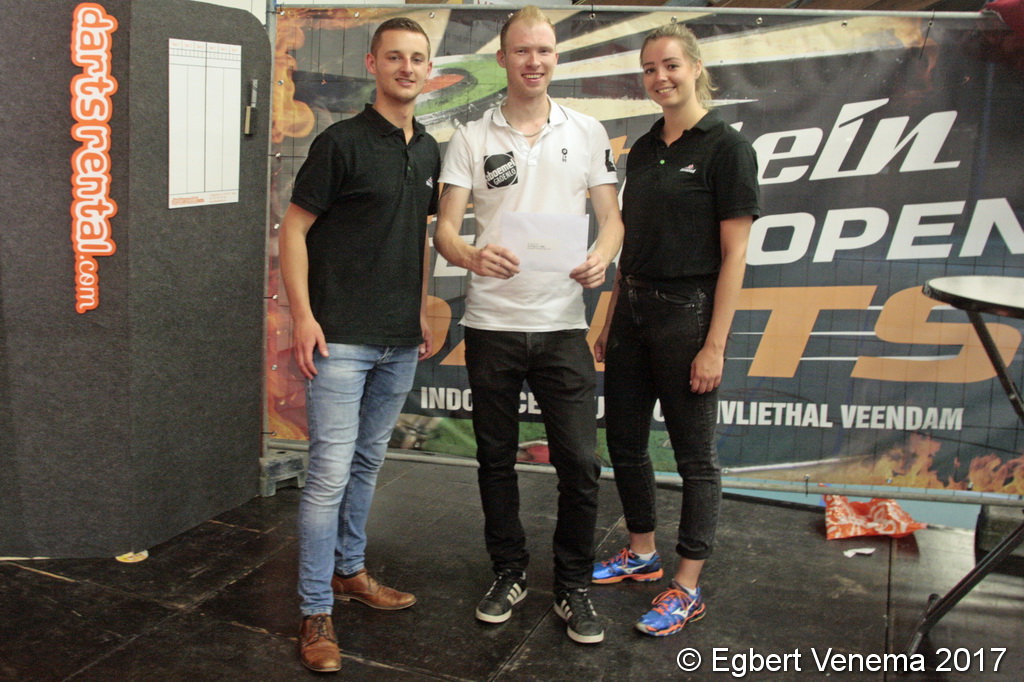 Winnaar Dennie Olde Kalter Sportplein Veendam Open 2017.jpg