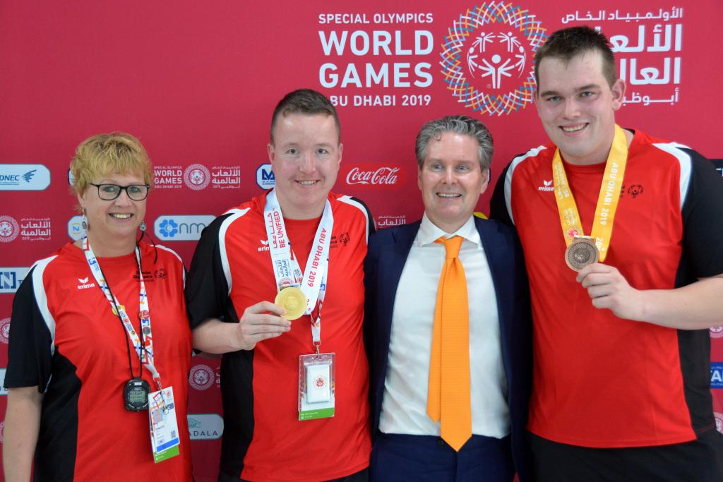 Foto Marinus Hol - Grietje Hooiveld-Chris Kuiper- Consul-general Mr. Hans Sandee-Bart Hol_0.jpg