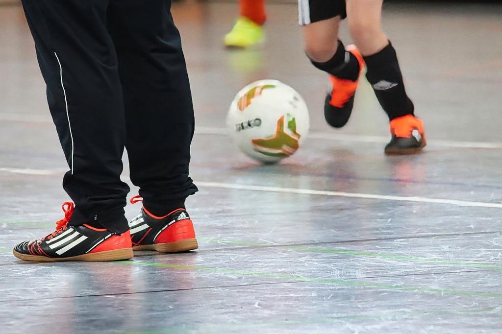 indoor-soccer-7751976_1280.jpg